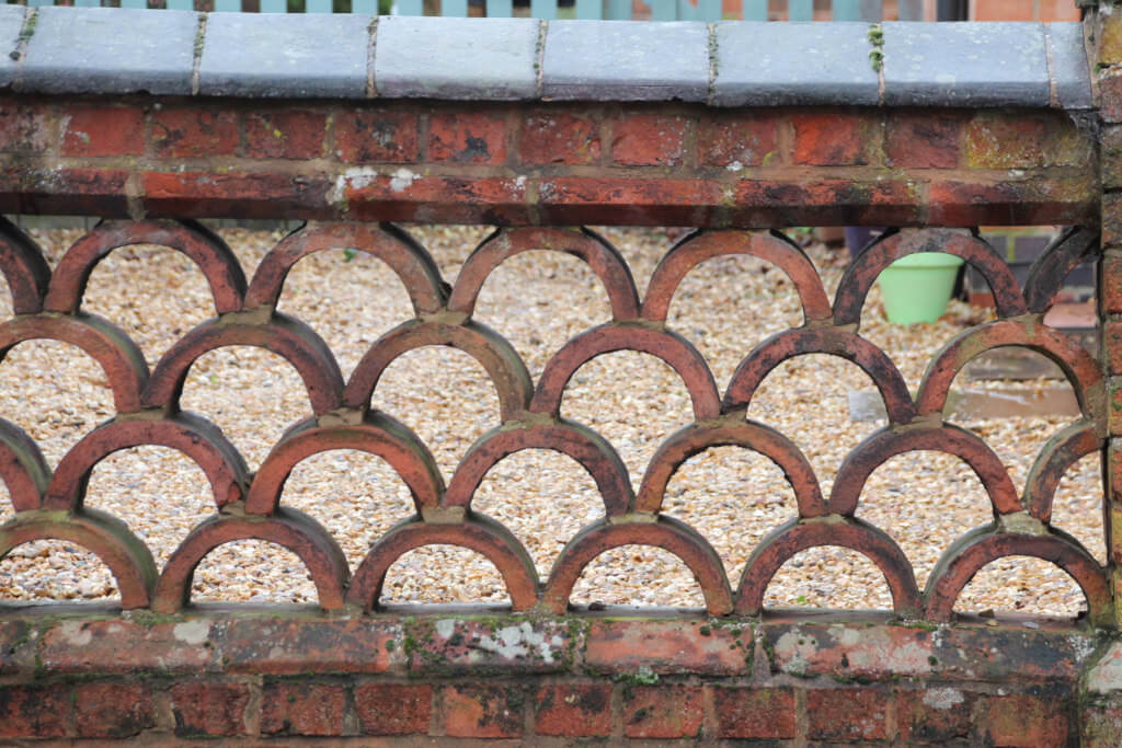 semi-circle block pattern on wall